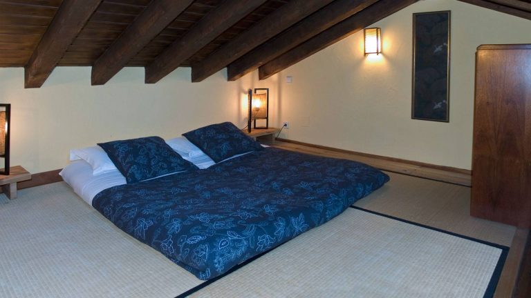Altillo de tatami apartamento Acebo en casas rurales Saika Rural